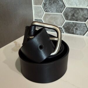 Men’s Levi’s black leather belt silvertone buckle